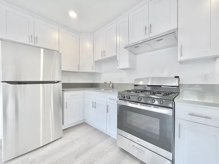 3900 Nicolet Ave — Photo 12