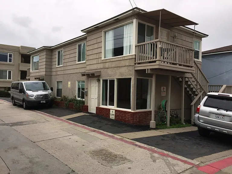 Upstairs unit with parking