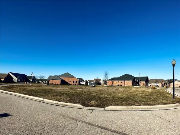 691 Kimmel Trl, Brookville, OH 45309