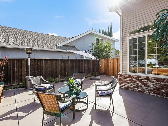 2nd image of 270 Los Palmos Way