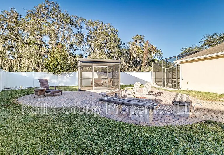 7233 Wakeview Dr — Photo 31