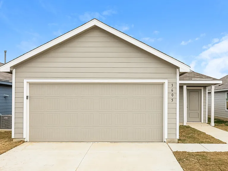 3605 Knob Trl — Photo 1