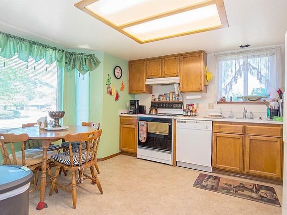 4th image of 124 Woodridge Dr
