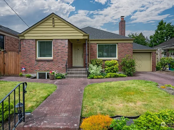 5017 47th Avenue NE, Seattle, WA 98105