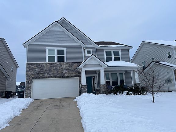 2nd image of 1082 Barberry Dr