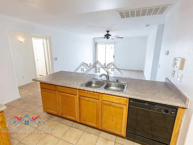 5706 N 74th Dr — Photo 18
