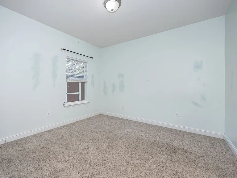 1013 Silverbell Cv — Photo 39