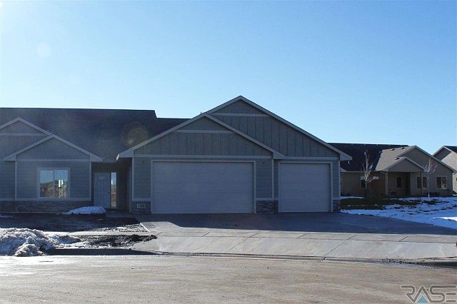 1st image of 3809 E Vendavel St