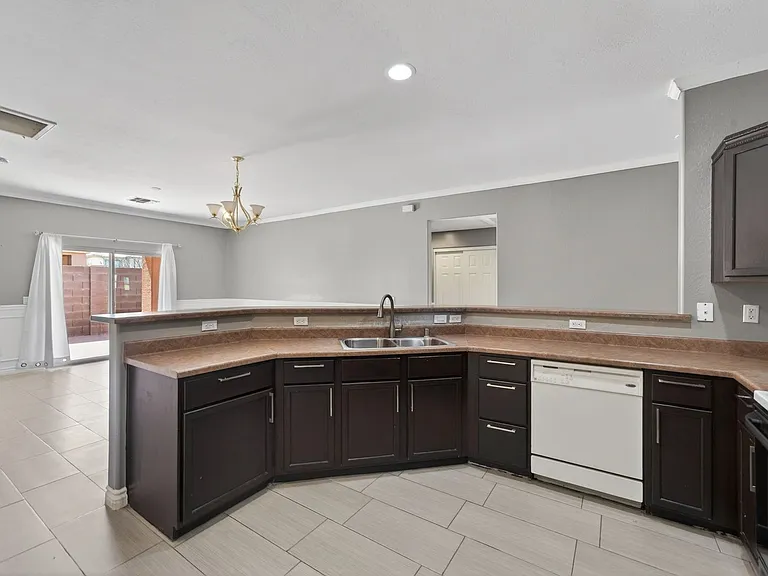 7306 S 14th St — Photo 13