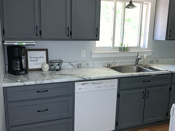 2nd image of 1605 Bayliss St