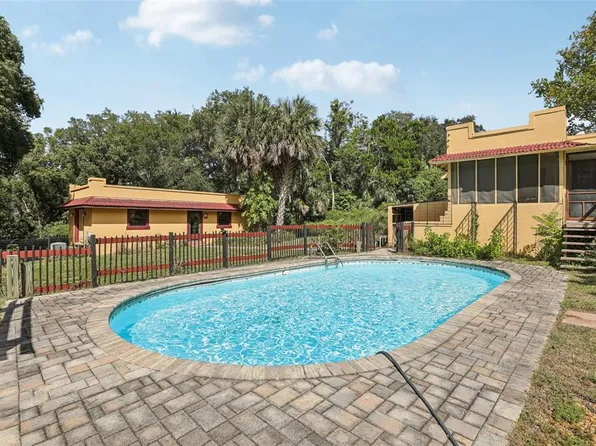 308 Sunnyside Dr, Leesburg, FL 34748