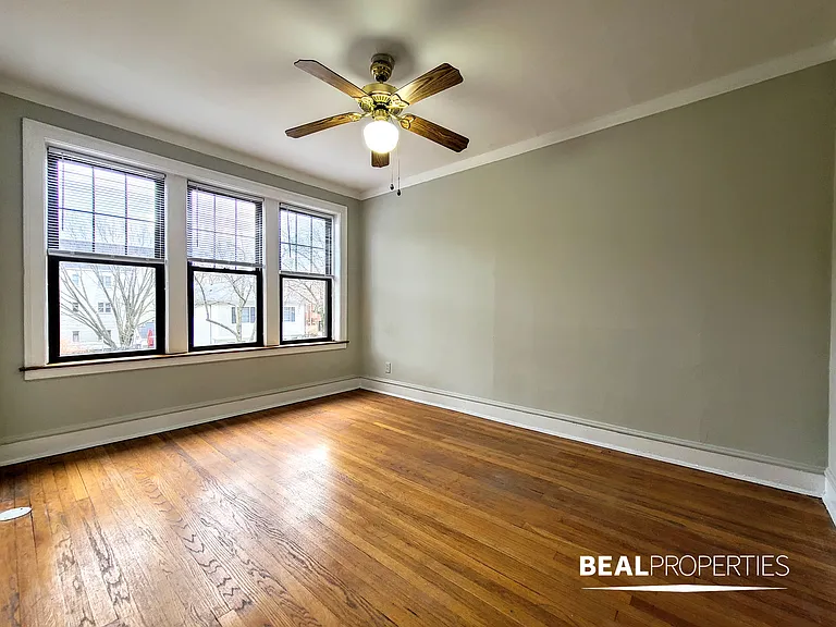 1444-50 W Byron St — Photo 36