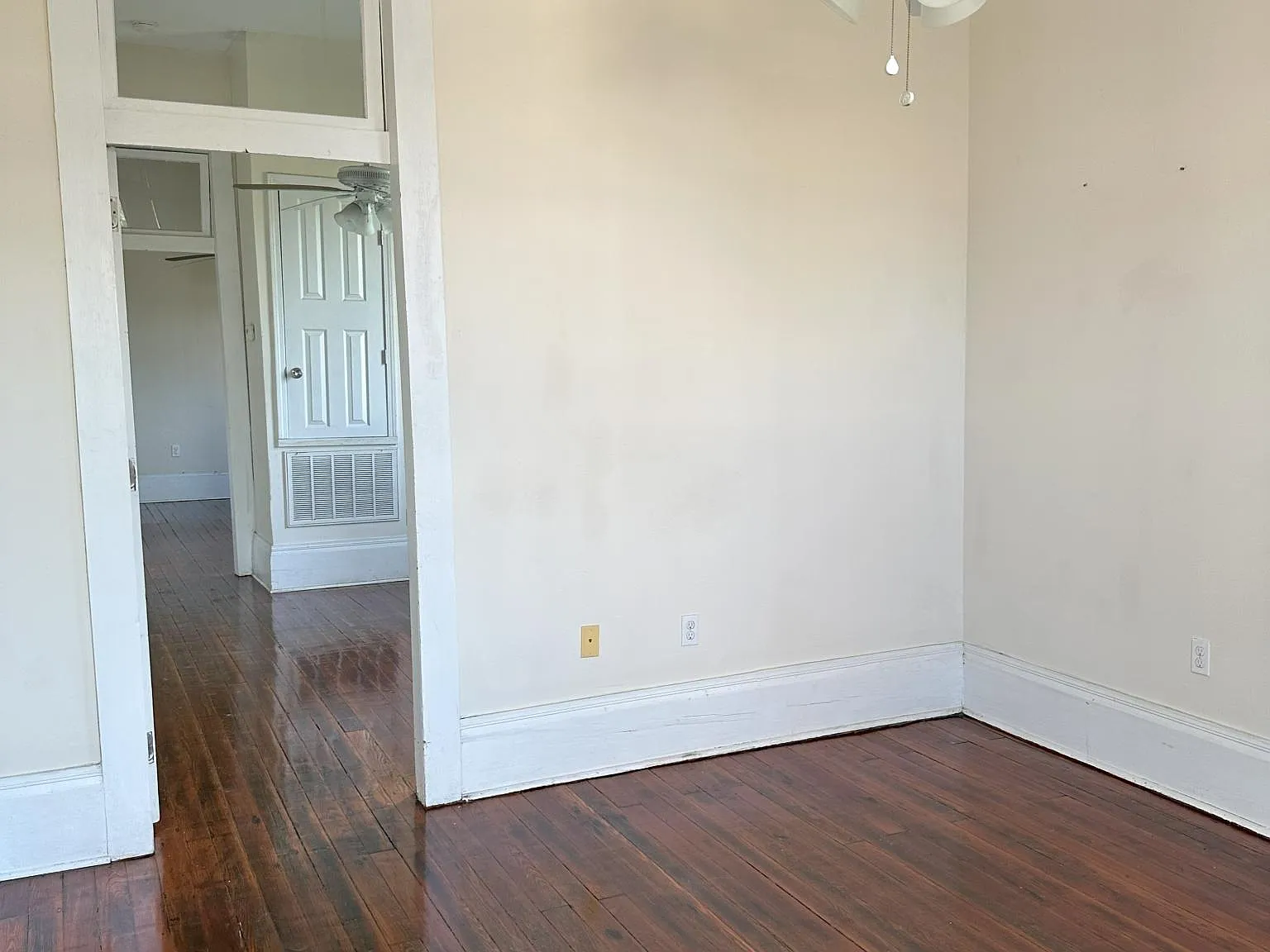 2 bed, 900 sqft, $1,100 — Photo 4