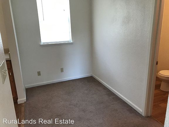 4th image of 528 N 2nd St E APT 3