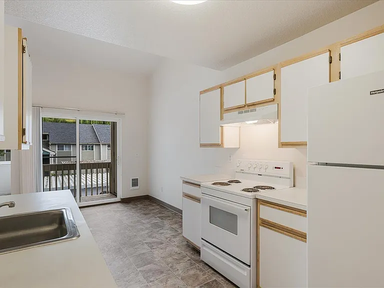 Cedar Grove Apartments — Photo 11