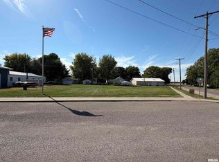 101 Lincoln St, Emden, IL 62635