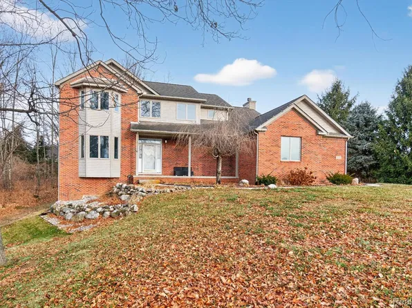 3530 Kipling Cir, Howell, MI 48843