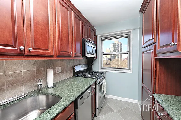 Sold by Ideal Properties Group | media 11