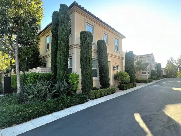 56 Twin Gables, Irvine, CA 92620