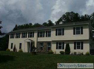2587 Springhill Cir, Furlong, PA 18925