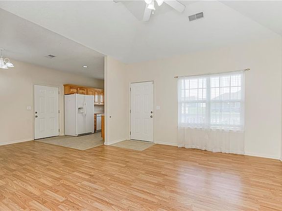 5th image of 2118 N 114th Ter
