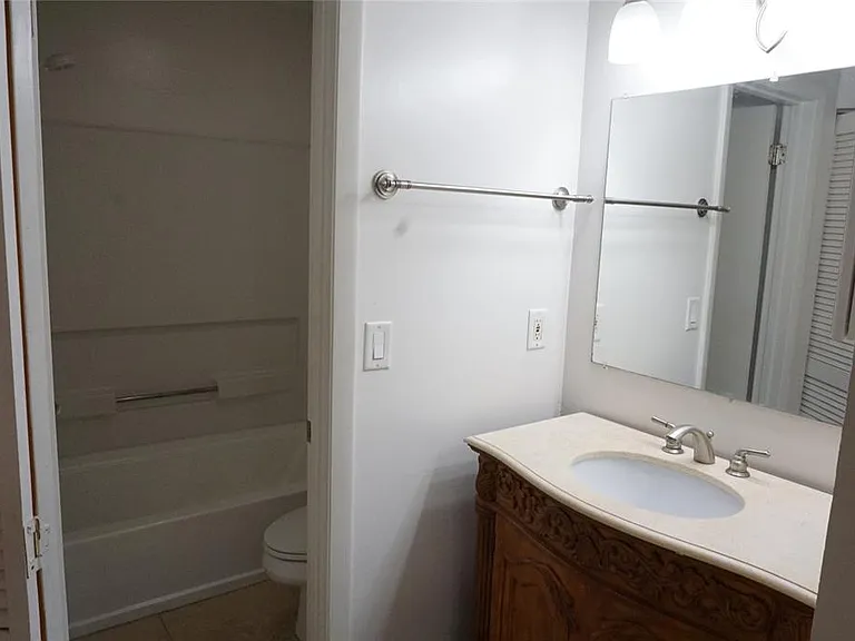 2584 Grassy Point Dr #204 — Photo 12