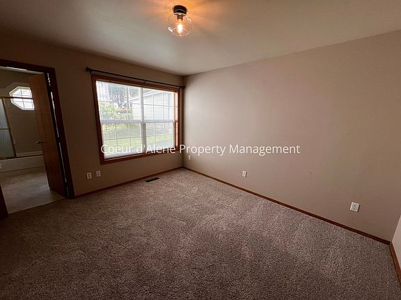 3rd image of 8233 N Ridgewood Dr APT 4