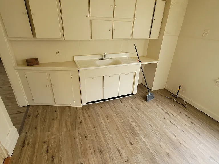 8001 Force Ave #UP — Photo 5