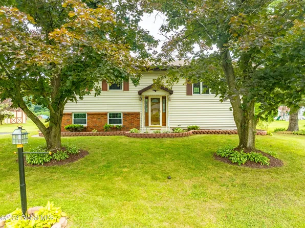 23 Sage Road, Waterford, NY 12188