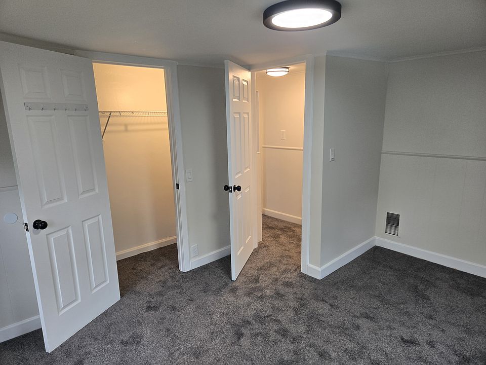 Large Bedroom walk in closet
