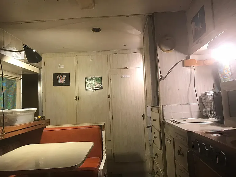 9B Trailer W — Photo 9