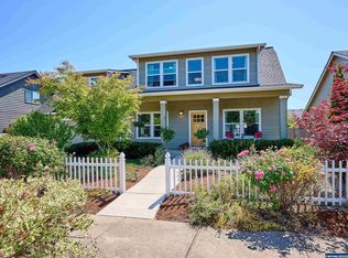 1442 Meadow Ave, Silverton, OR 97381