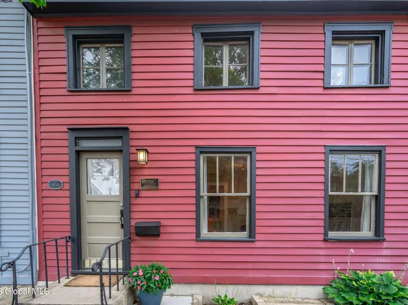 5 Bleecker Place, Albany, NY 12202