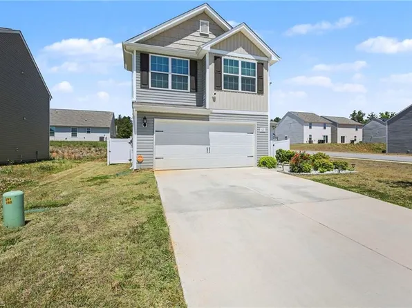 4621 Glencraig Ave, Greensboro, NC 27405