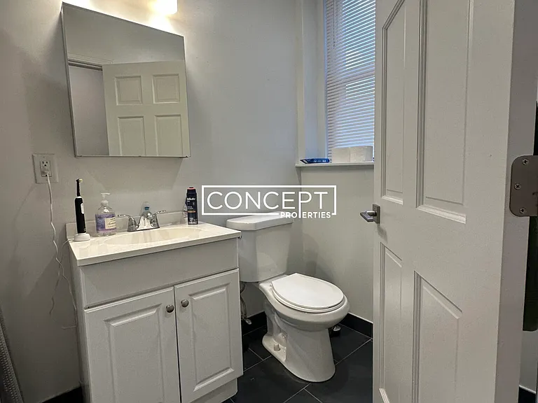 1406 Beacon St — Photo 8