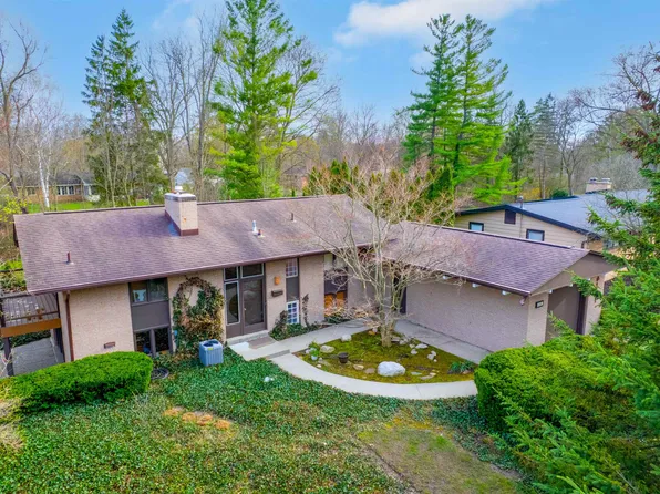 601 Crescent Dr, Midland, MI 48640
