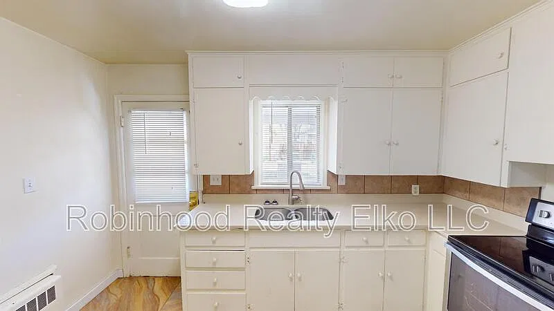 2 bed, 1.0 bath, 571 sqft, $1,300 — Photo 4