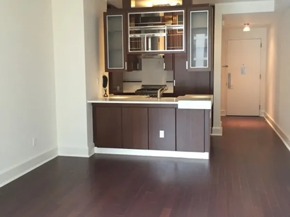 60 Riverside Boulevard image 1 of 9