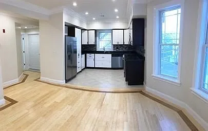 3 bed, 1200 sqft, $3,000 — Photo 2