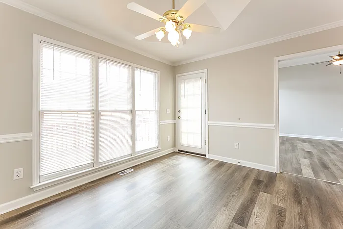 3 bed, 2.0 bath, 1867 sqft, $1,995 — Photo 3