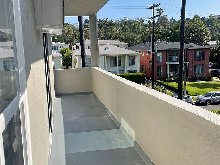 1815 N. Harvard Blvd — Photo 22