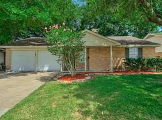 951 Reseda Dr, Houston, TX 77062