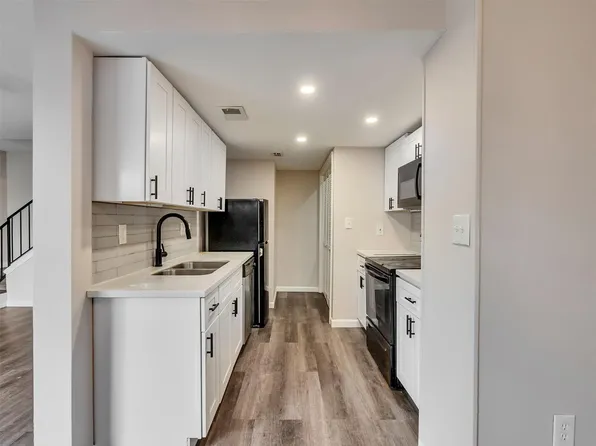 5636 Birchmont Dr Unit 21-5636C, Houston, TX 77091