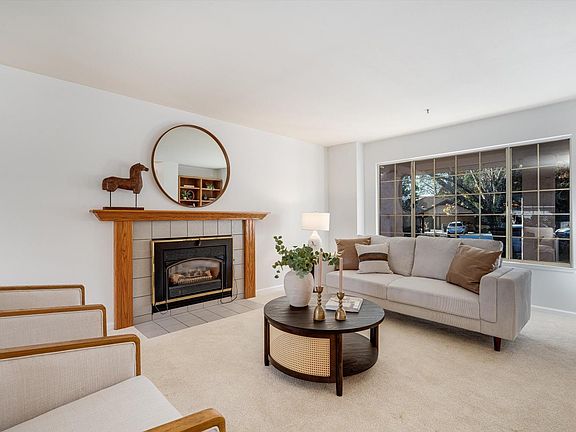 4th image of 2908 Victoria Court