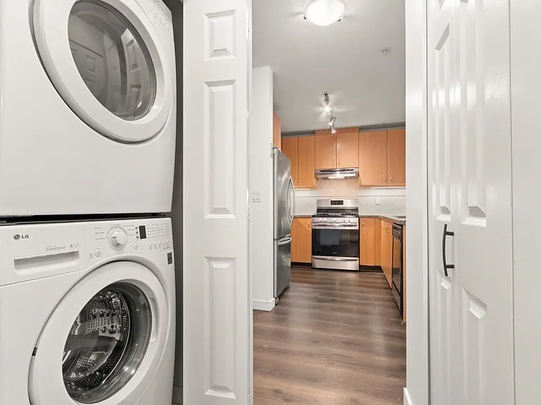 580 Raven Woods Dr #405 — Photo 19