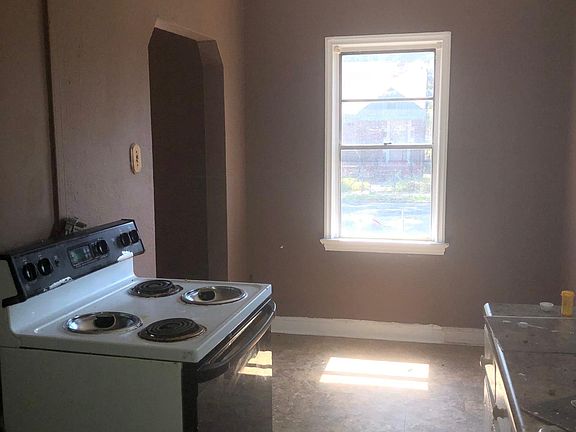 4th image of 982 Marble Ave
