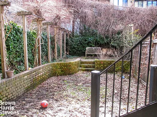 Rented by Brown Harris Stevens | media 20