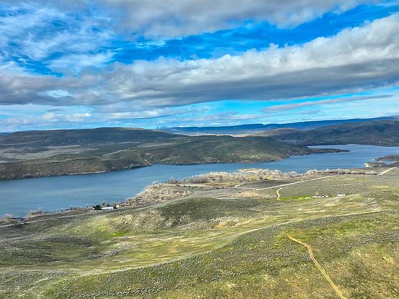 4th image of Bully Creek Rd