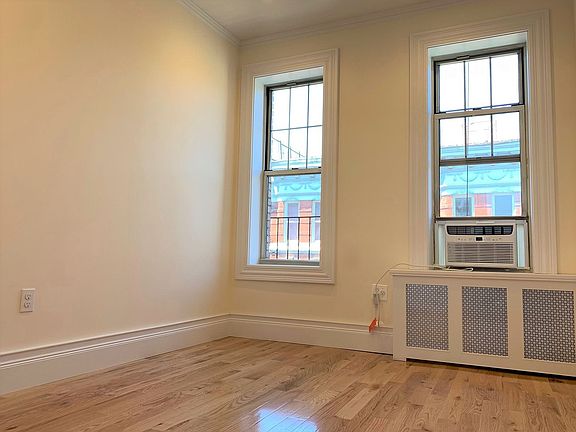 3rd image of 204 W 10th St #Z
