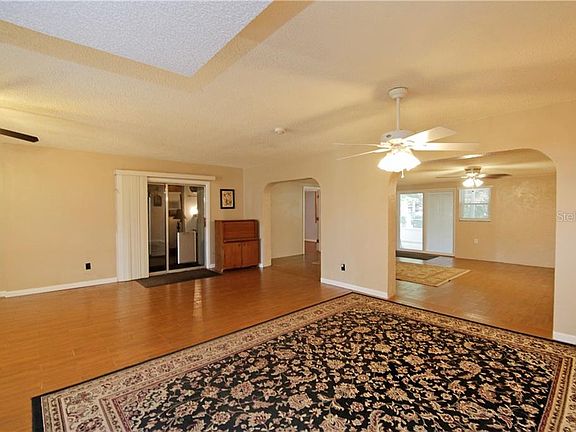 3rd image of 3720 Pelican Ln